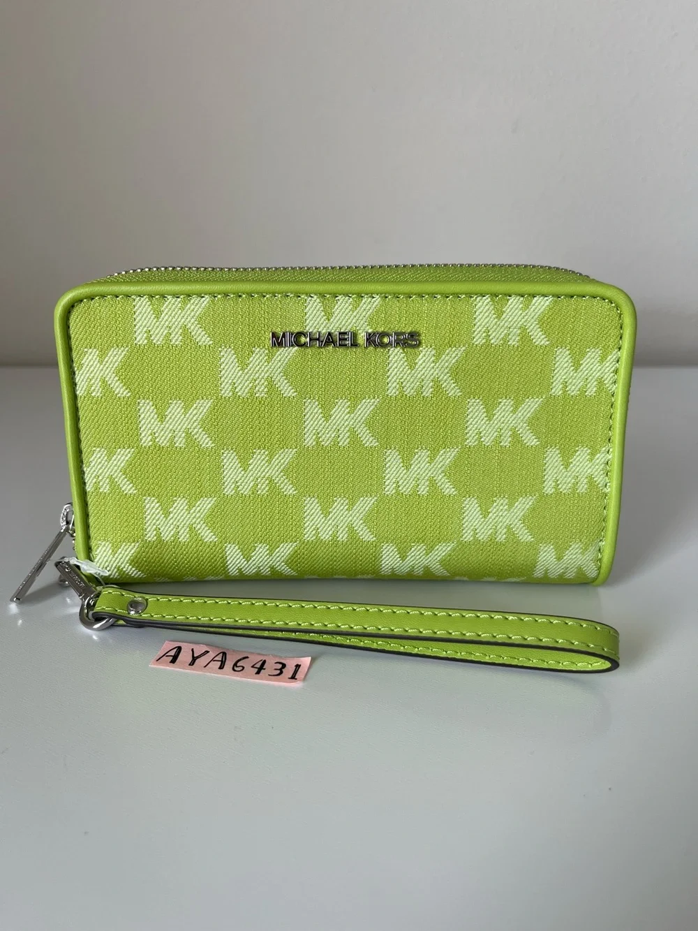 Michael Kors Jet set travel large flat phone case🎈🎈